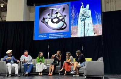 Andrés Irujo, Fran Goitia, Arantxa Irujo, Zöe Bray, Katrin Alberdi y Leire Urbeltz en la mesa redonda sobre Néstor Basterretxea (foto KA)