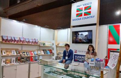 Stand vasco en la 47 Feria Internacional del Libro de Buenos Aires, de la mano de la Fundación Vasco Argentina Juan de Garay