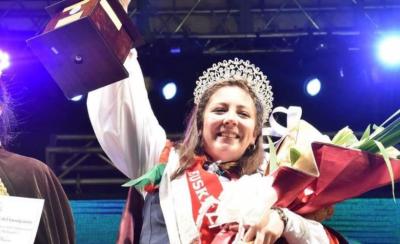 La representante de la Colectividad Vasca, Ana Laura Bidegain, Reina Provincial de los Inmigrantes 2018 en Concordia (foto Walter Sanchez)