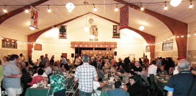 Foto de archivo de una cena, en este caso tipo sidrería, en la Euskal Etxea de Boise, antes de la pandemia