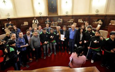 El equipo de Fútbol para Ciegos del Centro platense en el Palacio Municipal de La Plata