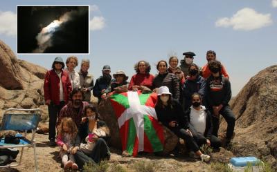 Intengrantes de Baskos de la Confluencia vieron el eclipse total de sol desde la montaña