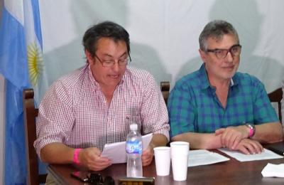 El candidato a lehendakari Javier Ederra junto al lehendakari saliente, Hugo Andiazabal