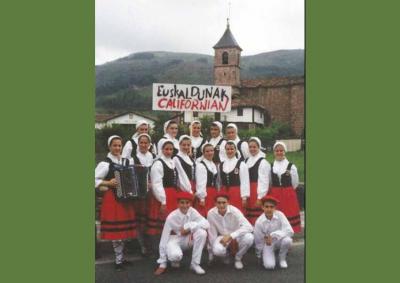 Los vascos californianos participaron una primera vez como grupo en el Baztandarren Biltzarra en 1994. Ahora vienen en edición corregida y aumentada (foto Valerie Etcharren Arrechea)