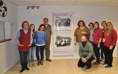 En la presentación de ‘Emakume euskalduna Patagonian’, Rubén Suárez junto a la directiva del Centro (foto EE)