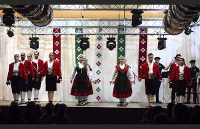 El pasado fin de semana el grupo donostiarra de danzas Goizaldi visitó Euzko Etxea de Necochea y celebró junto a ellos San Ignacio