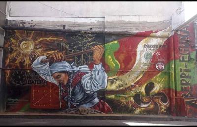 El mural de 10 metros por 6, sito en la ciudad de Rosario, obra de Lisandro Urteaga y Marlene Zuriaga, como parte de Aberri Eguna 2023