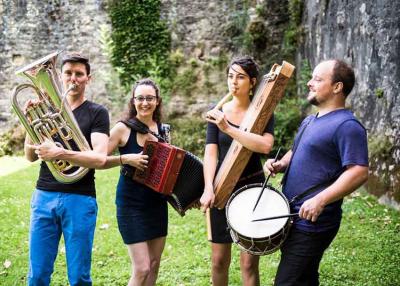 El grupo quebequense de folk vasco Sasi Ardiak (foto Nahia Garat)