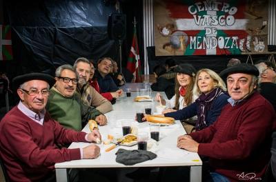 Uno de los encuentros del Centro Vasco Denak Bat de Mendoza en 2019