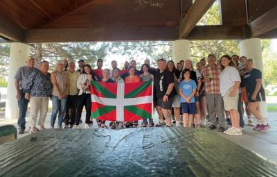 Imagen de la celebración del Día de la Diáspora Vasca 2024 por integrantes y amigos del Utah Basque Club de Salt Lake City