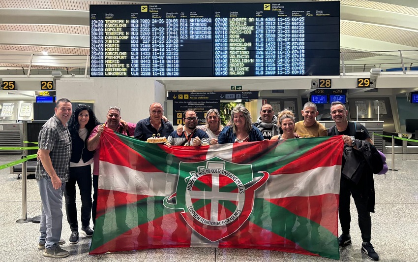 Parte de la delegación de Euskadi y México partiendo al XLV Campeonato Mundial de Mus (foto Facebook E)