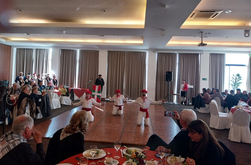 Fiesta de San Ignacio 2024 del Centro Euzko Etxea de Viña del Mar - Valparaíso, bailan los dantzaris del CV Colectividad Vasca de Chile