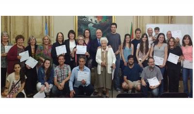 Patxi Baztarrika entregó los certificados del curso 2015 a los alumnos de euskera de La Plata (Foto Delegación del Gobierno Vasco)