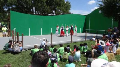 Exhibición de baile en la cancha de pelota construida el pasado año en el National Mall de Washinton