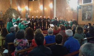 Coro Gure Abestiak de Tandil en la iglesia San José de San Martín de los Andes (foto EE)