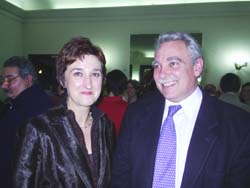 La vicelehendakari Idoia Zenarruzabeitia y Carlos Sosa, presidente de Feva durante la recepción del sábado (foto ILV-Euskal Kultura)