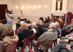 Lectura de la Declaración 'Gernika por la paz' en el Palacio Municipal de la ciudad bonaerense