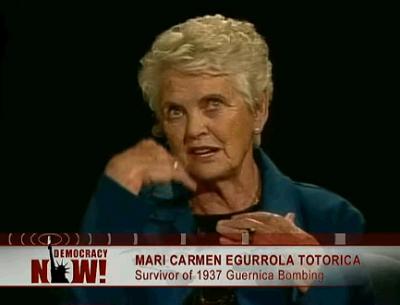 Mari Carmen Egurrola, superviviente del bombardeo de Gernika, interviene en el programa (foto democracynow.org)