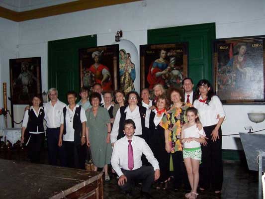 Coral Alkartasuna, tras presentarse en la Iglesia de San Pedro Telmo de Buenos Aires