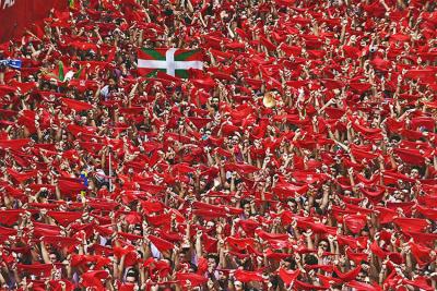 La Plaza del Ayuntamiento de Iruña se teñirá de rojo un año más