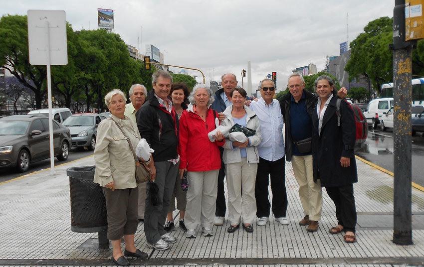 Members of the Urruty family at their gathering in Buenos Aires in 2012 (photoPabloUrruty)