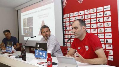 Andoni Bombín, junto a Alkorta y Ayarza, en la presentación en México del organigrama de Lezama (foto Mireya López)